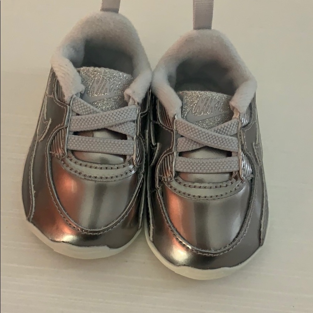 Silver air max crib size